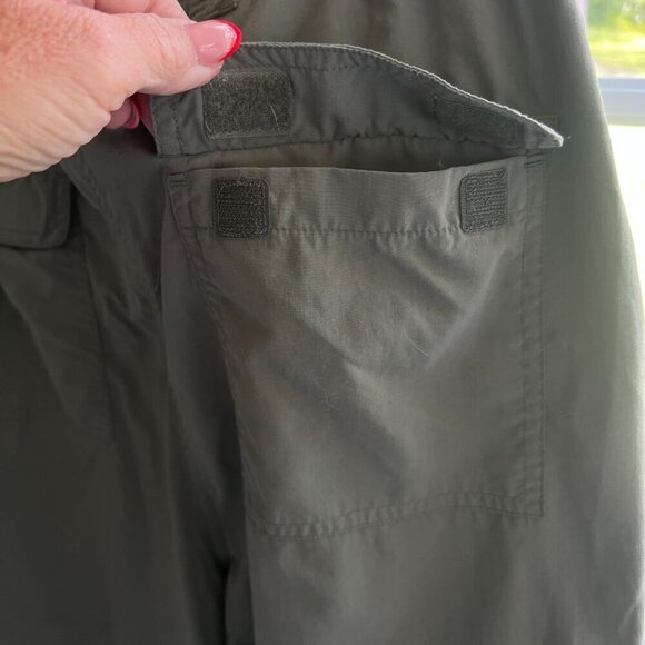 Women’s ExOfficio Insect Shield Hiking Pants Zip Off Shorts Army Green Small 6-8 - Picture 12 of 13